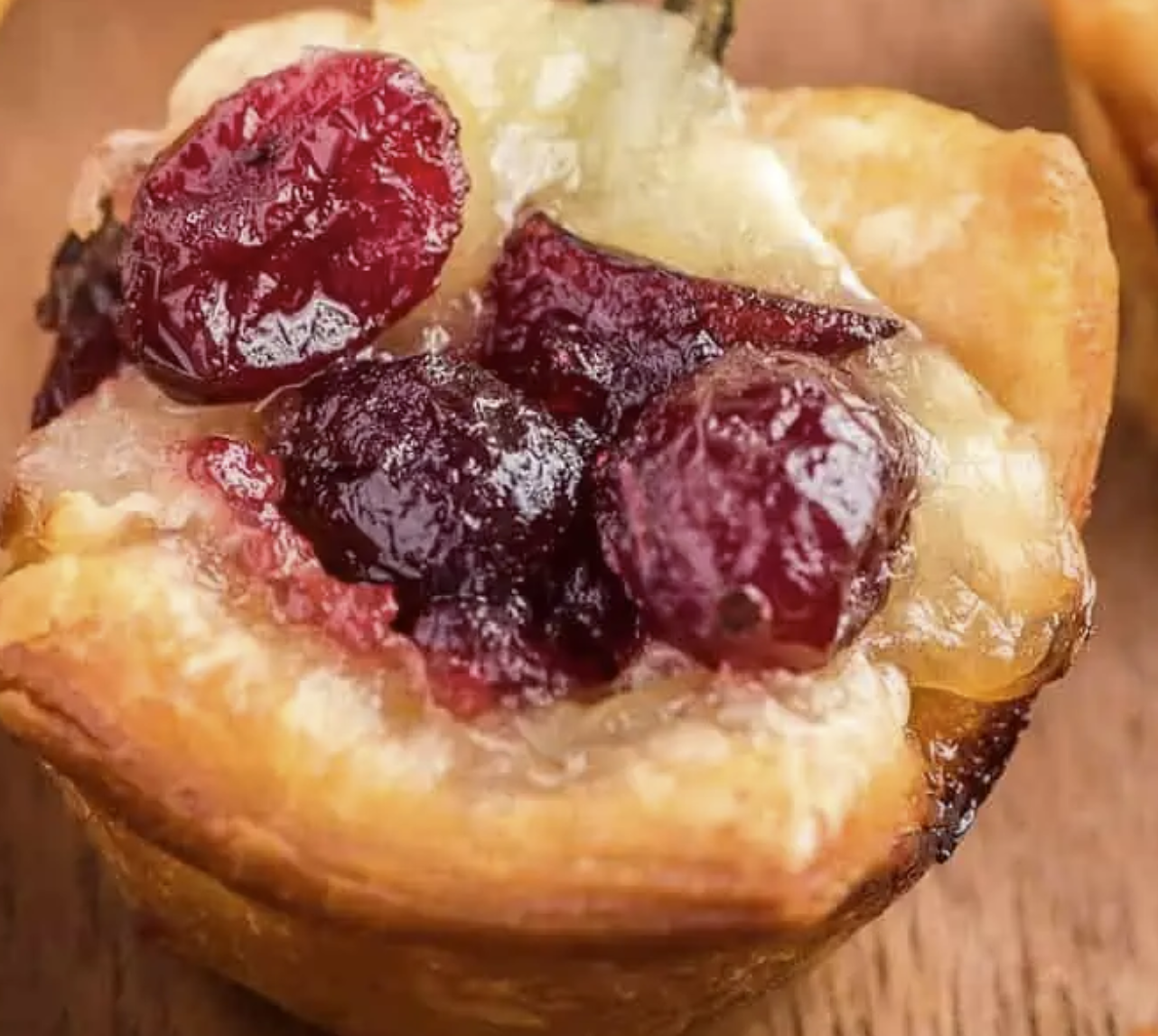 Baked Brie Bites with Cranberry