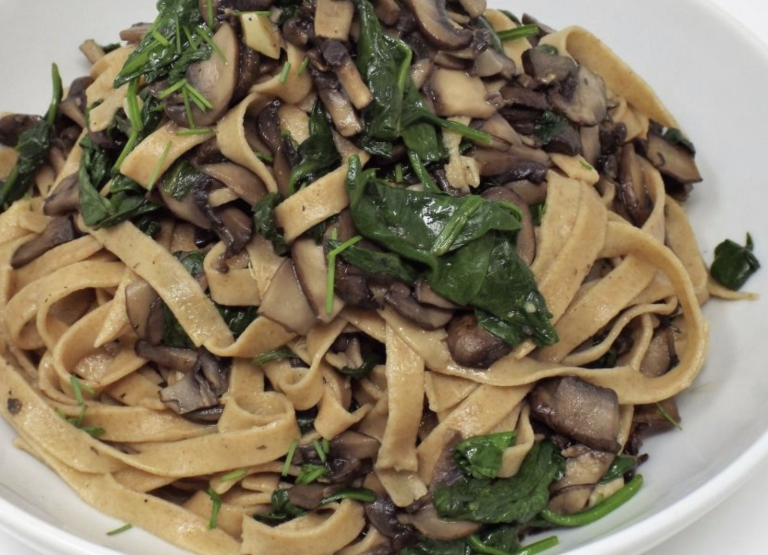 Spinach and Mushroom Whole Wheat Pasta – Daily Dish