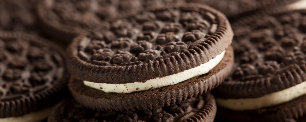 Chocolate Cookies with Vanilla Cream Filling